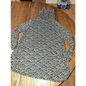 Large Bobeau Long Sleeve Grey Pink Built in Face Covering Pullover Shirt Top